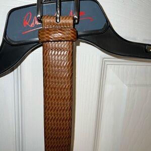 Trafalgar Men’s Brown Embossed Calf Skin Belt Sz 36
